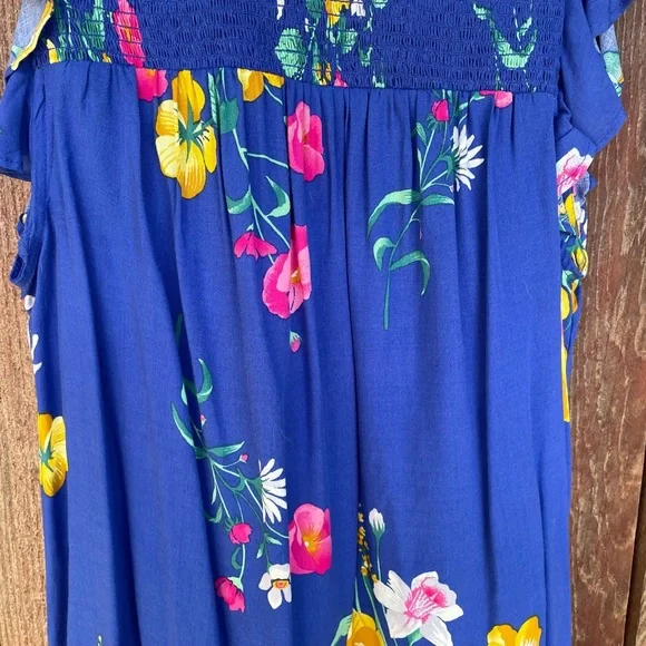 Old Navy Blue Floral Blouse Size Small - Picture 3 of 16